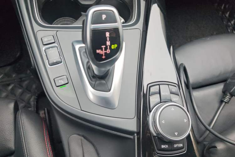 Used BMW 3 Series 2015 328i Sport Design Package Gear Lever