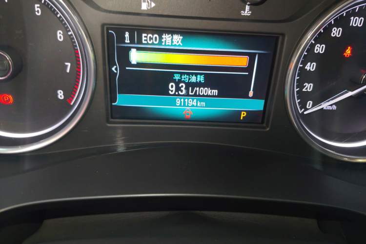 Used Buick LaCrosse 2018 28T Elite Edition Odometer Close Up