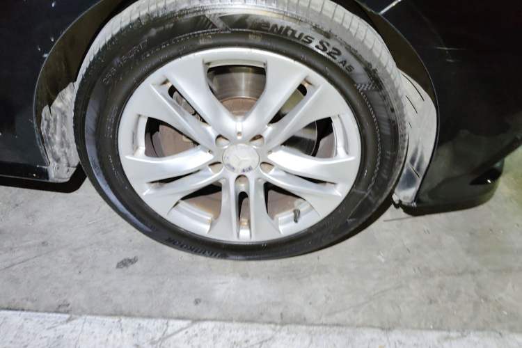 Used Mercedes-Benz E-Class 2010 E 300 L Fashion Model