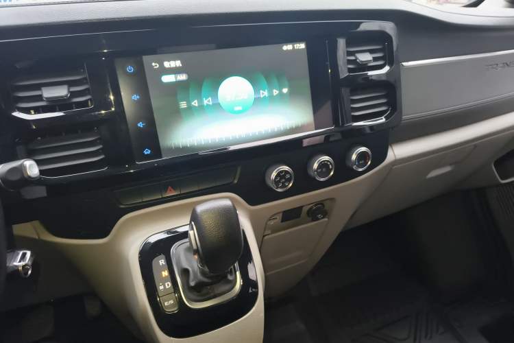 Used Ford Transit Custom 2021 2.2T Automatic Standard Passenger Van Pro Short Wheelbase 7-Seater Mid-Roof Euro VI compliant