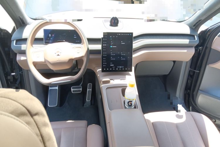 Used Nio ES8 2024 75 kWh Executive Edition Center Console