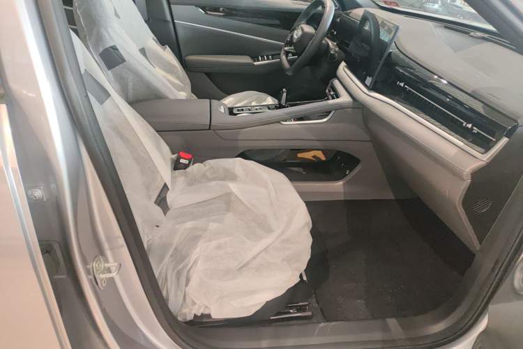 Used Geely Auto Emgrand X7 Sport 2026 Model 1.5TD Joyful
