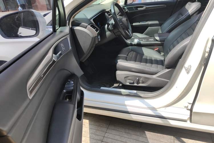 Used Ford Mondeo 2017 EcoBoost 200 Stylish Model