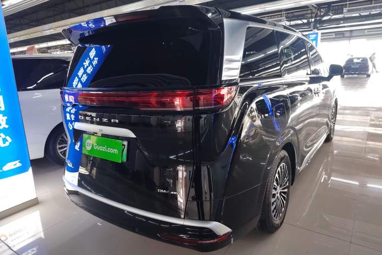 Used Denza D9 2022 DM-i 970 Four-Wheel Drive Prestige Model
