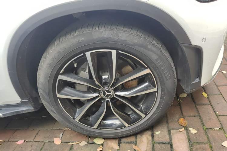 Used Mercedes-Benz GLC 2021 GLC 300 L 4MATIC Dynamic Model Right Front Wheel Hub