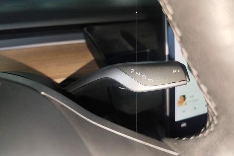 Used Tesla Model 3 2021 Performance High-Performance All-Wheel-Drive Version Gear Lever