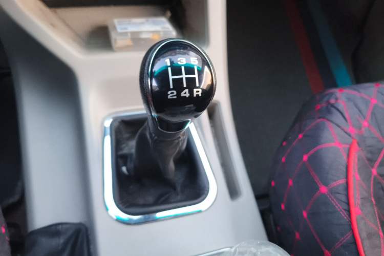 Used FORTHING Lingzhi 2018 M5L 1.6L 7-Seater Luxury Model Gear Lever