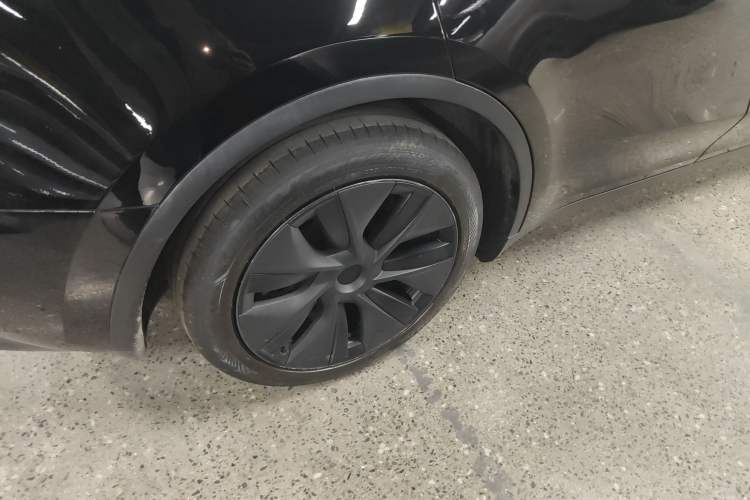 Used Tesla Model Y 2024 Rear-Wheel-Drive Version Right Rear Wheel Hub