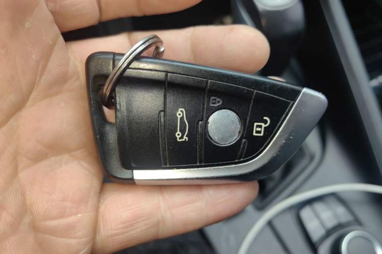 Used BMW X1 2016 sDrive18Li Premium Edition Vehicle Key