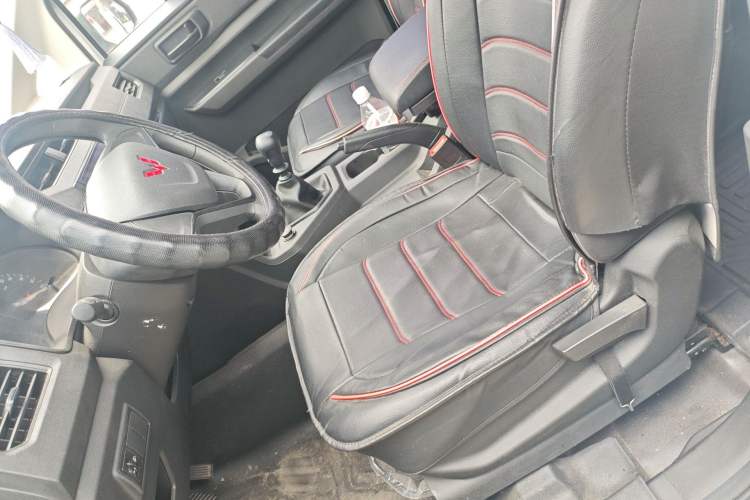 Used Wuling Hongguang PLUS 2020 1.5L Manual Standard Edition 5 Seats Left Front Seat