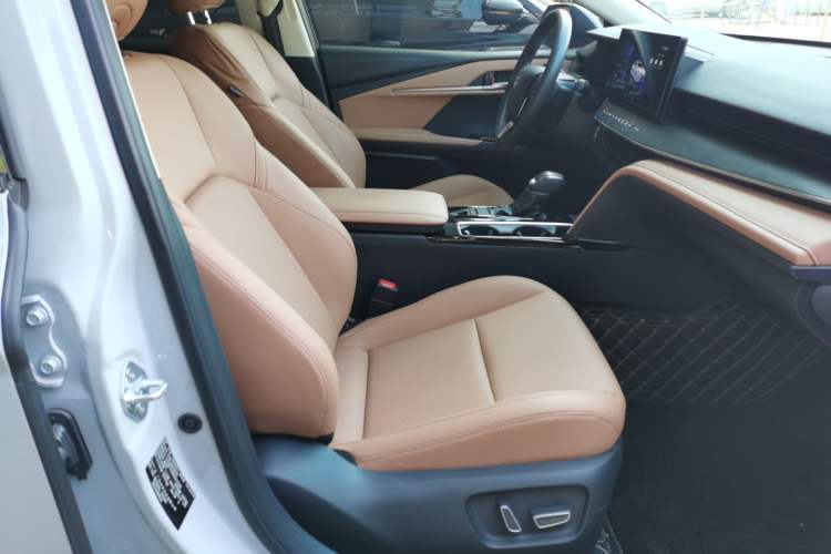 Used Toyota Camry 2024 Dual-Motor 2.0 HGVP Luxury Edition