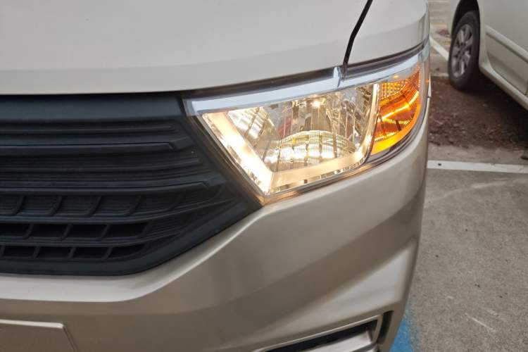 Used Wuling Hongguang V 2022 1.5L Jingqu Version Hydraulic Power Steering LAR
