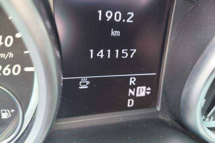 Used Mercedes-Benz M-Class 2012 ML 350 Luxury Edition Odometer Close Up