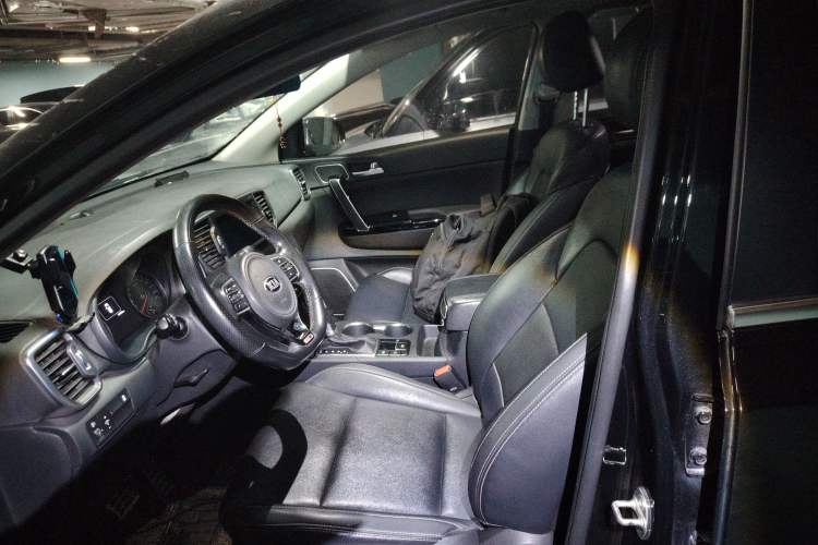 Used Kia KX5 2017 1.6T Automatic Two-Wheel Drive 15th Anniversary Special Edition DLX