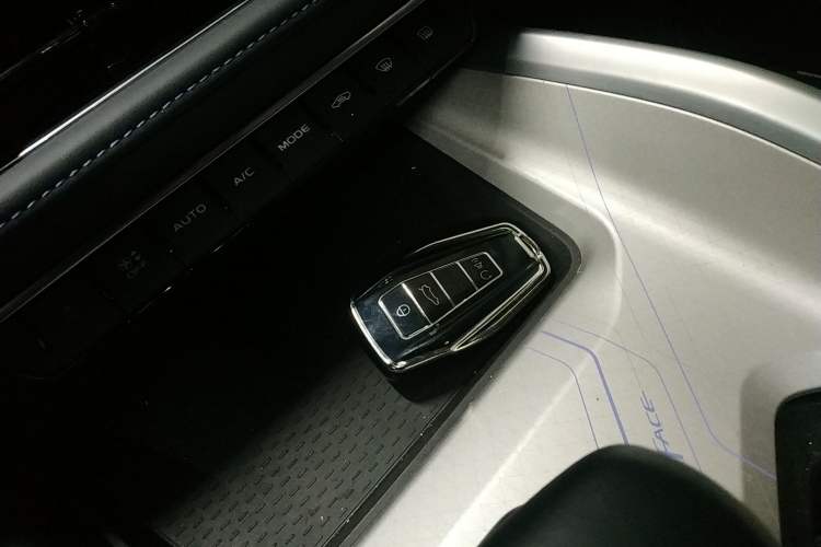 Used Geely Auto Preface 2025 Dongfang Yao 1.5TD Kunlun Edition Vehicle Key