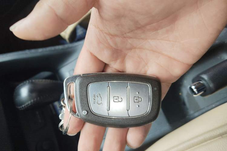 Used Hyundai ix35 2015 2.0L Automatic 2WD Smart Version China V Standard Vehicle Key