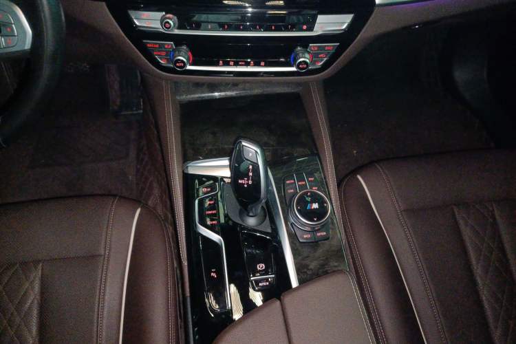 Used BMW 5 Series 2022 Second Facelift 525Li M Sport Package