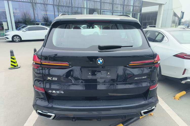 Used BMW X5 2023 xDrive 30Li Luxury M Sport Night Edition Package
