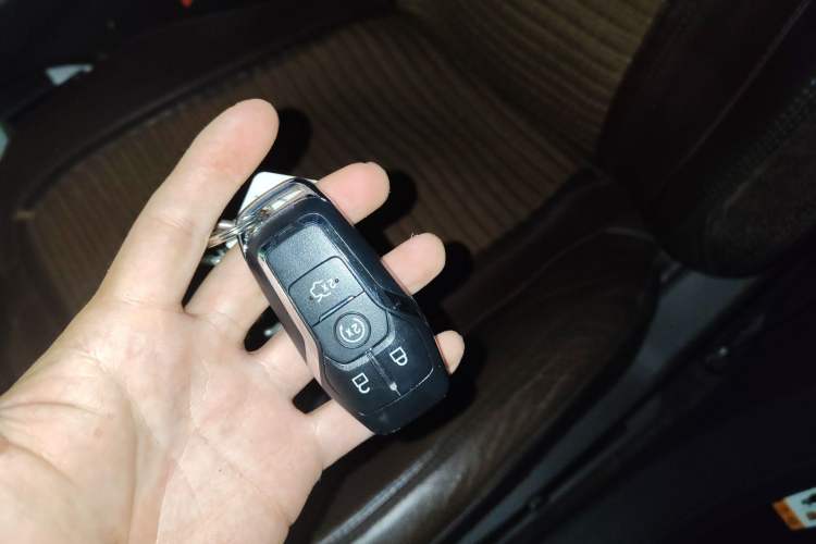 Used Lincoln MKX 2017 2.7T Four-Wheel Drive Presidential Series
