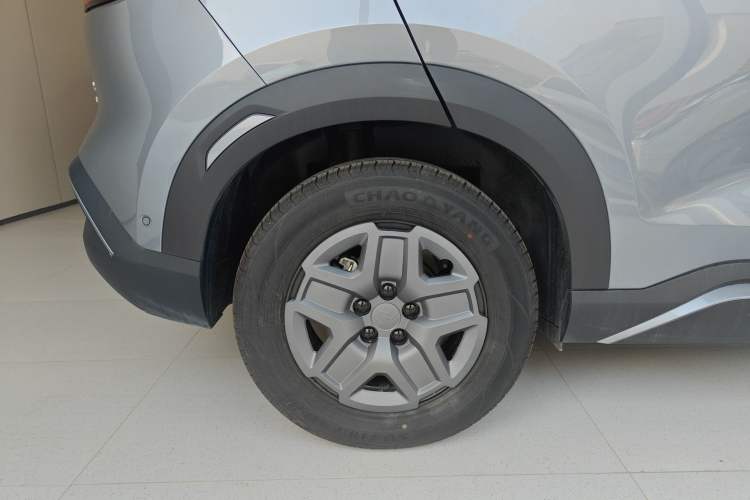 Used BYD Yuan UP 2025 Intelligent Driving Version 401 KM Dynamic Edition Right Rear Wheel Hub