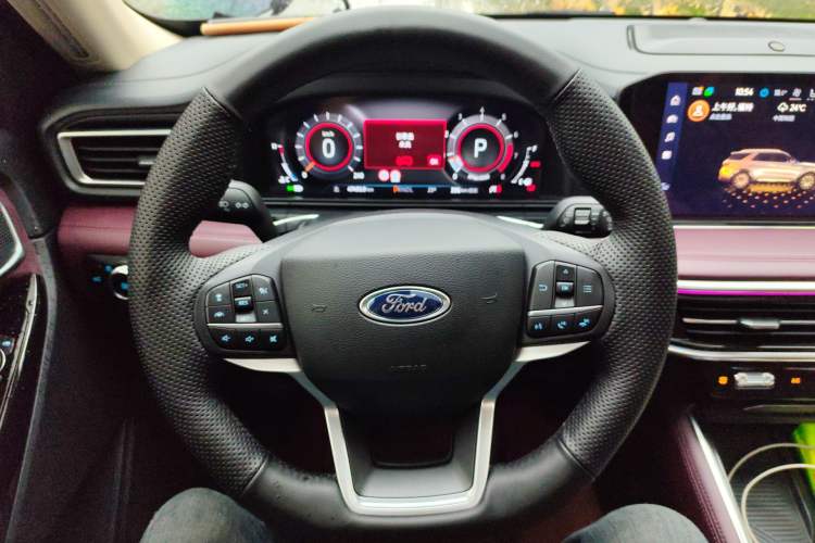 Used Ford Explorer 2023 EcoBoost 285 Four-Wheel Drive Titanium Edition 6 Seats Steering Wheel