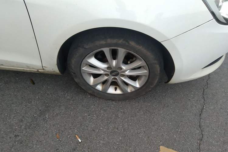 Used Chery Arrizo 7 2015 1.6L CVT ZhiShang Edition Right Front Wheel Hub