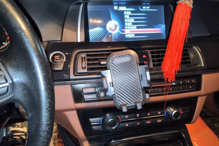 Used BMW 5 Series 2014 520Li Elegant Model
