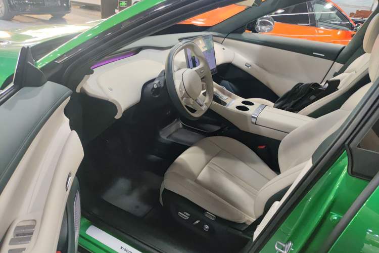 Used Xiaomi Auto YU7 2025 Ultra-Long Range High-Performance All-Wheel-Drive Max Edition Driver Seat