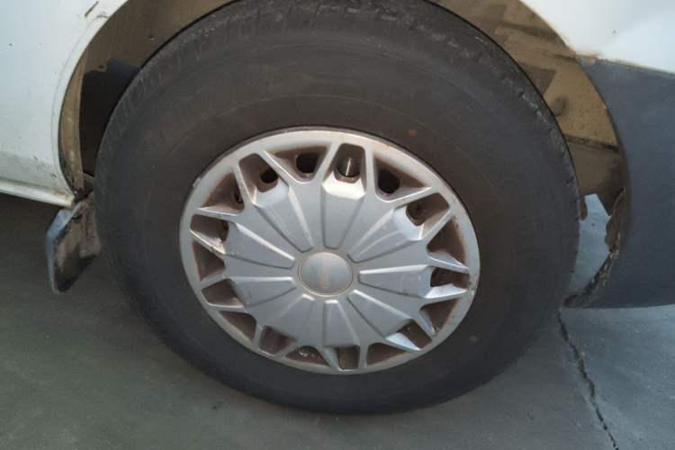 Used Ford Transit 2017 2.0T Diesel Multi-Function Commercial Vehicle Mid-Drive Mid-Roof China V Standard Right Front Wheel Hub