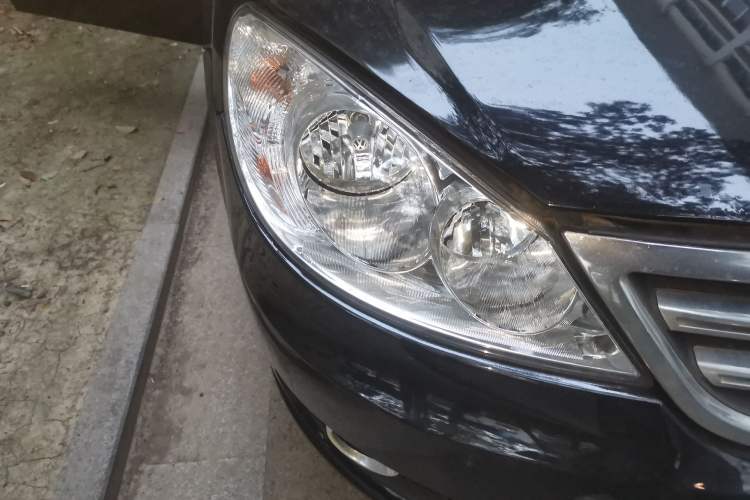 Used Volkswagen Lavida 2013 Classic 1.6L Manual Fashion Edition Right Front Headlight