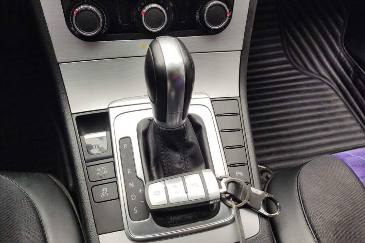 Used Volkswagen Magotan 2016 1.8TSI Smart Comfort Model Gear Lever