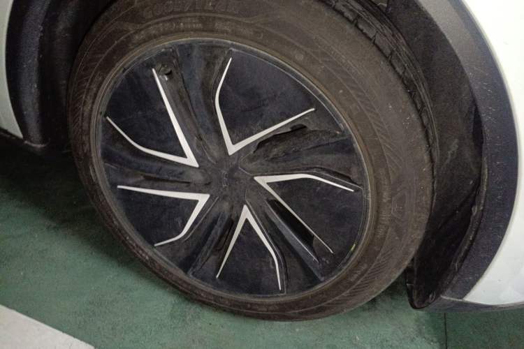 Used Tesla Model Y 2025 Rear-Wheel-Drive Version
