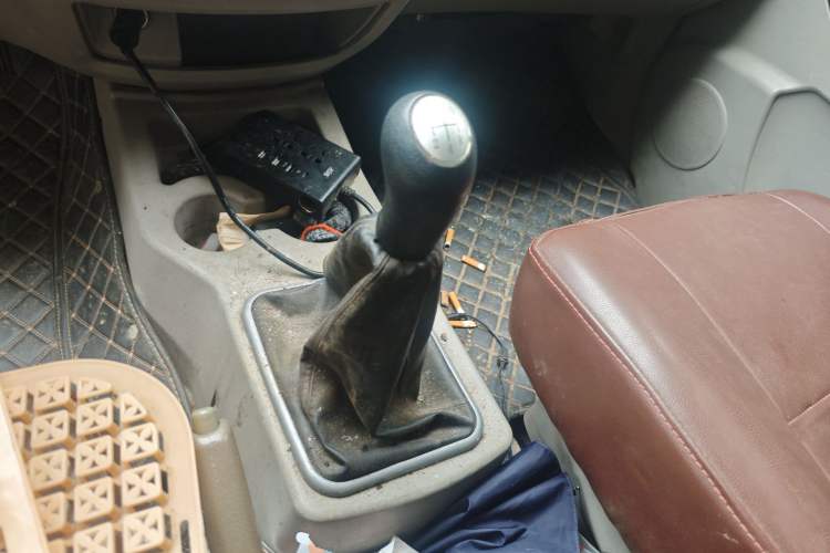 Used FORTHING Lingzhi 2015 V3 1.5L 7-seat Standard Model
