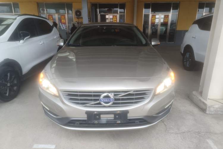 Used Volvo S60 2015 S60L 2.0T Zhiyuan Edition