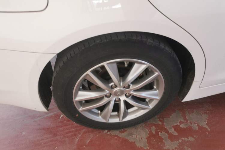 Used Infiniti Q50 2014 2.0T Comfort Edition Right Rear Wheel Hub