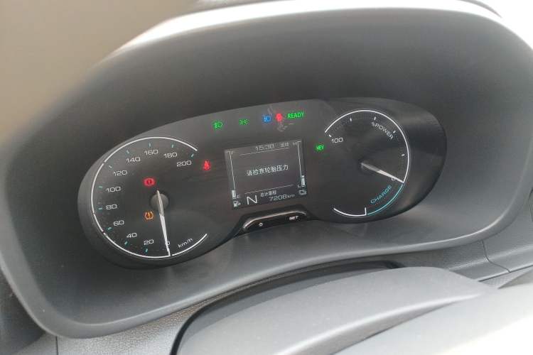 Used Wuling Hongguang New Energy 2025 Extended-Range Hybrid 50 km Standard Version Instrument Cluster