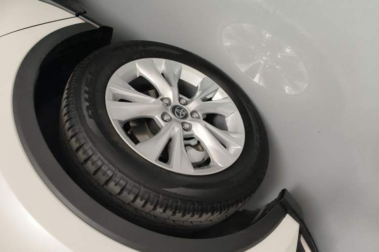 Used Toyota IZOA 2023 2.0L Enjoy Edition Left Front Wheel Hub