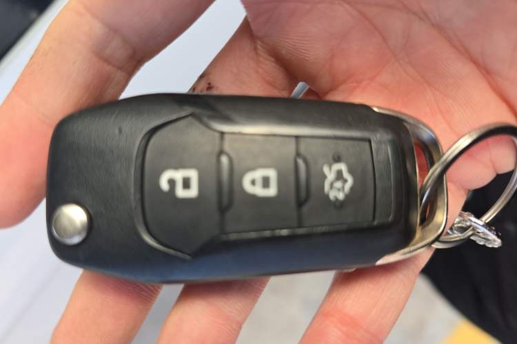 Used Ford Escort 2019 Revised 1.5L Automatic ZhiXiang Version (Tire Pressure Monitoring) China VI Standard Vehicle Key