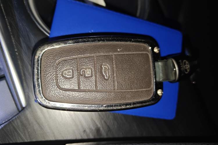 Used Toyota Camry 2023 2.0G Luxury Edition Vehicle Key