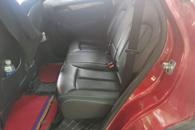 Used Roewe RX5 2016 30T Two-Wheel Drive Automatic Internet Smart Edition
