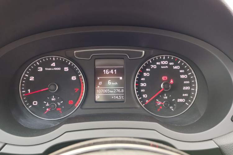 Used Audi Q3 2016 40 TFSI quattro all-wheel-drive sport model
