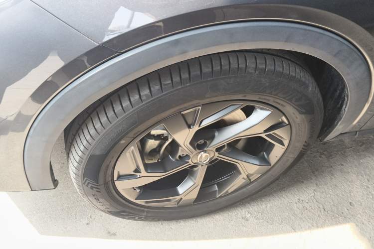 Used GAC Trumpchi GS3 2023 Shadow Speed 270T Enjoyment Edition Left Front Wheel Hub