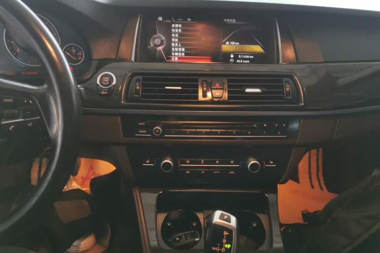 Used BMW 5 Series 2014 525Li Luxury Design Package
