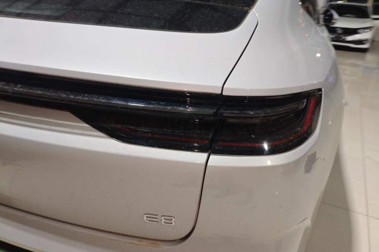 Used Geely Galaxy E8 2025 700 km Long-Range Intelligent Driving Version Right Rear Taillight