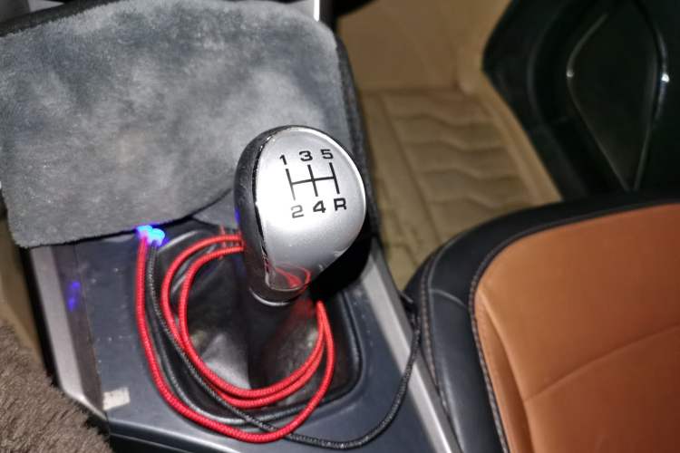 Used Haima S5 2016 1.6L Manual Smart Luxury Tech Edition Gear Lever