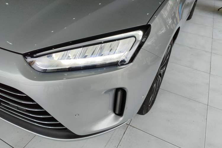 Used Hima AITO M5 2022 Extended-Range Four-Wheel Drive Performance Version Left Front Headlight