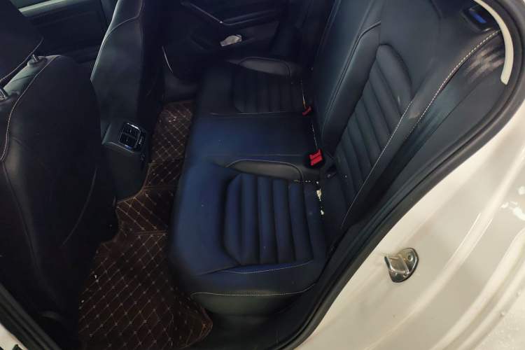 Used Volkswagen Lamando 2019 280TSI DSG Comfort Edition China VI standard Left Rear Seat