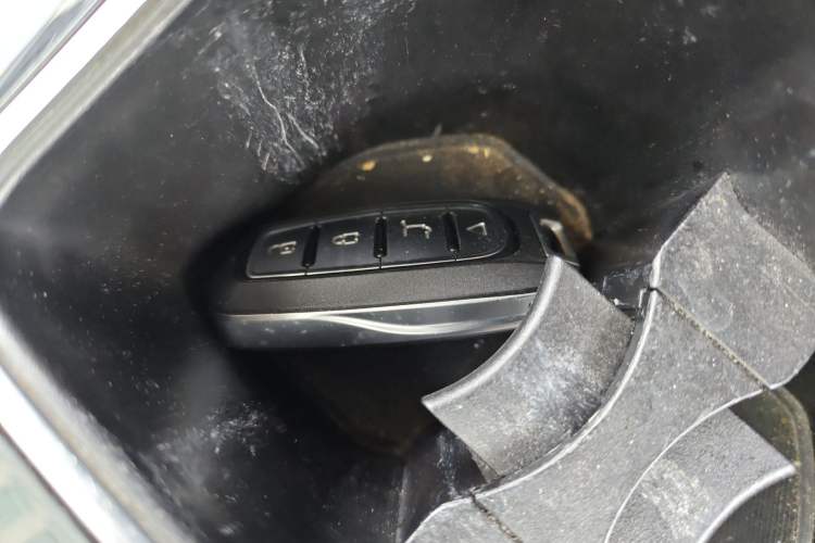 Used Bestune T77 2020 PRO 280 TID Automatic Luxury Model Vehicle Key