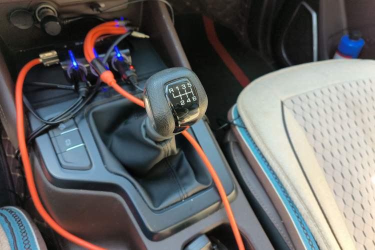 Used JMC Yuhu 7 2022 2.0T Manual Gasoline Two-Wheel Drive Comfort Version Standard Wheelbase JX4G20A6L Gear Lever