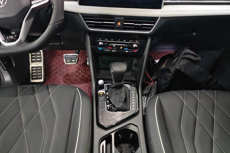 Used Volkswagen Tiguan L 2023 330TSI Automatic Two-Wheel Drive R-Line Enjoyment Edition
